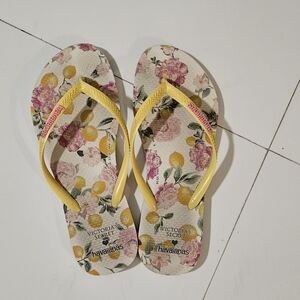 Victoria's Secret Havaianas Floral Flip Flops